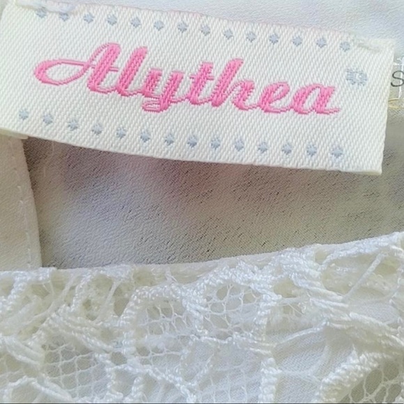 Alythea crop top cream SMALL spaghetti straps - Picture 3 of 5